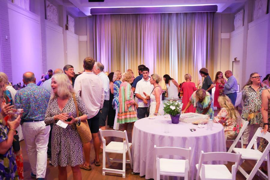 The 16th Annual GET WILD! Gala raising funds to contribute to their mission to rehabilitate and successfully release animals back into the wild across Eastern Long Island. (Photo credit: Society Allure / Rob Rich)