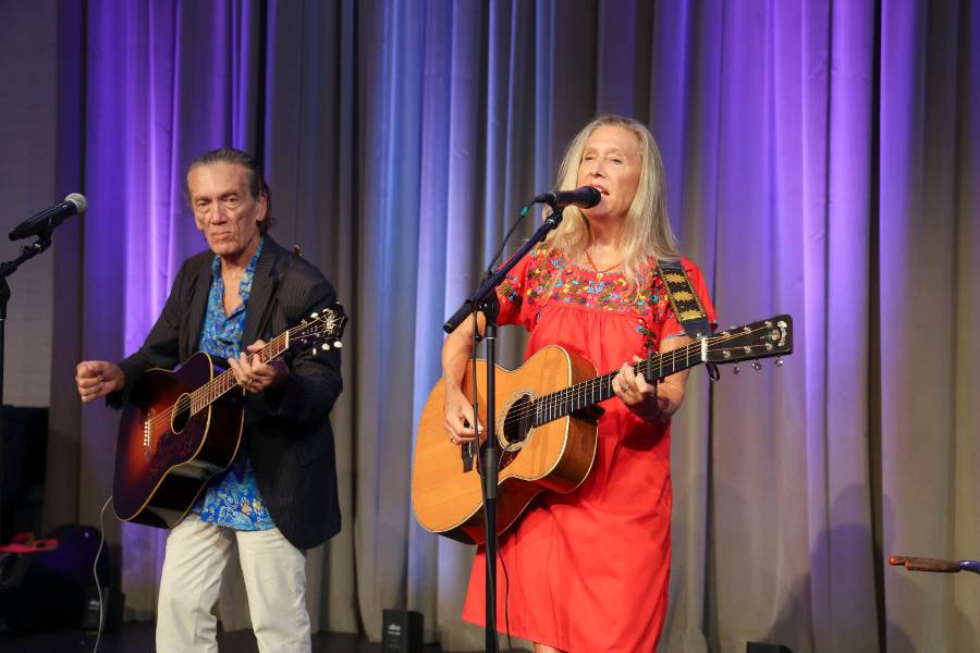 Special Musical Guests Taylor Barton, G E Smith (Photo credit: Society Allure / Rob Rich)