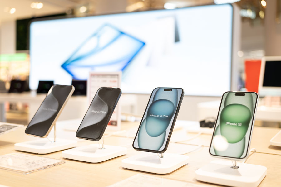 Apple Store Set to Reopen Soon at Roosevelt Field in Garden City