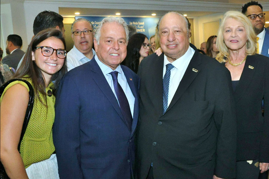 Mount Sinai South Nassau’s Ashley Sapraicone and Mike Sapraicone with John & Margo Catsimatidis