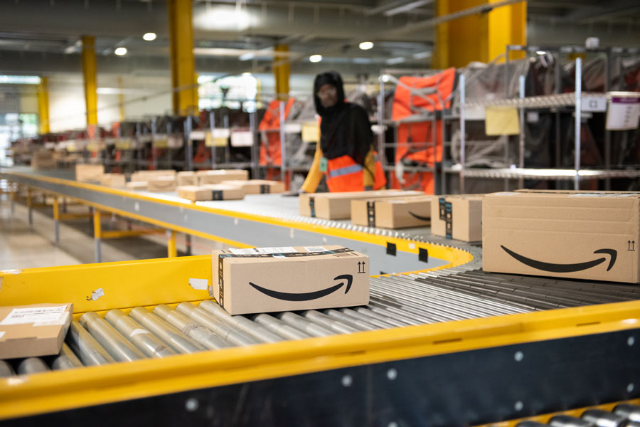 Logistics activity on the Amazon site