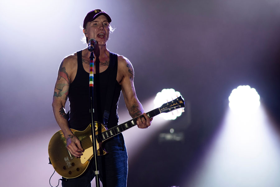 Goo Goo Dolls & Dashboard Confessional Hit the Stage