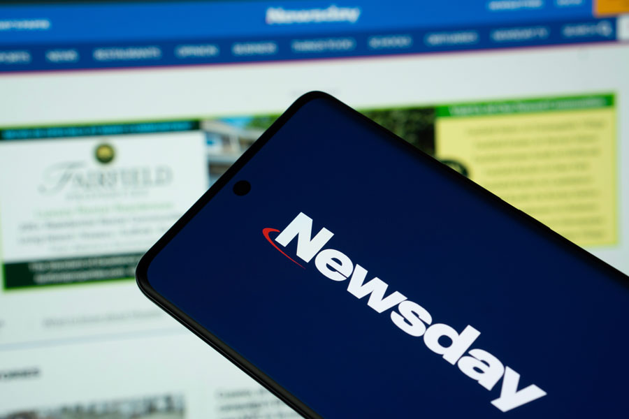 In 1939 Patterson and her third husband, Harry F. Guggenheim (married that year), bought the plant and equipment of the short-lived Nassau County Journal, and on September 9, 1940, they launched a new daily tabloid, Newsday.