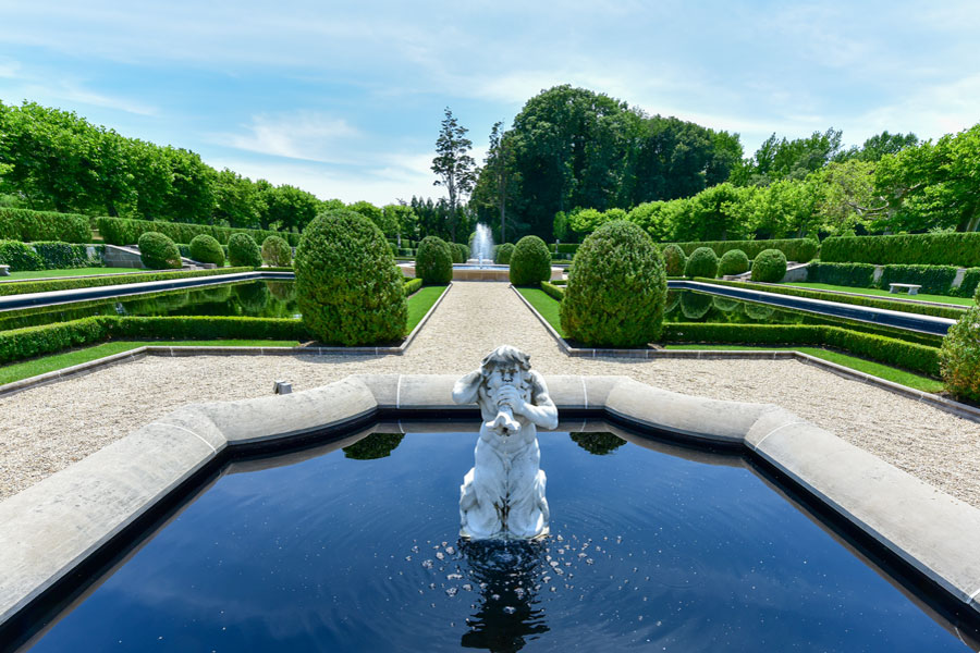 Formal gardens at Oheka Castle in Huntington, New York, photographed on July 3, 2015. This grand estate is one of Long Island’s most famous Gold Coast mansions, known for its French-inspired architecture, elegant landscaped grounds, and role as a historic landmark on the North Shore.