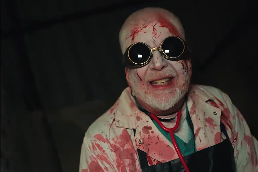 Unlike temporary pop-up haunted houses, Schmitt’s Haunt operates with a dedicated build crew that spends months constructing and testing every scene. Makeup artists, set designers, sound engineers, and actors all play a role in creating a cinematic horror environment.