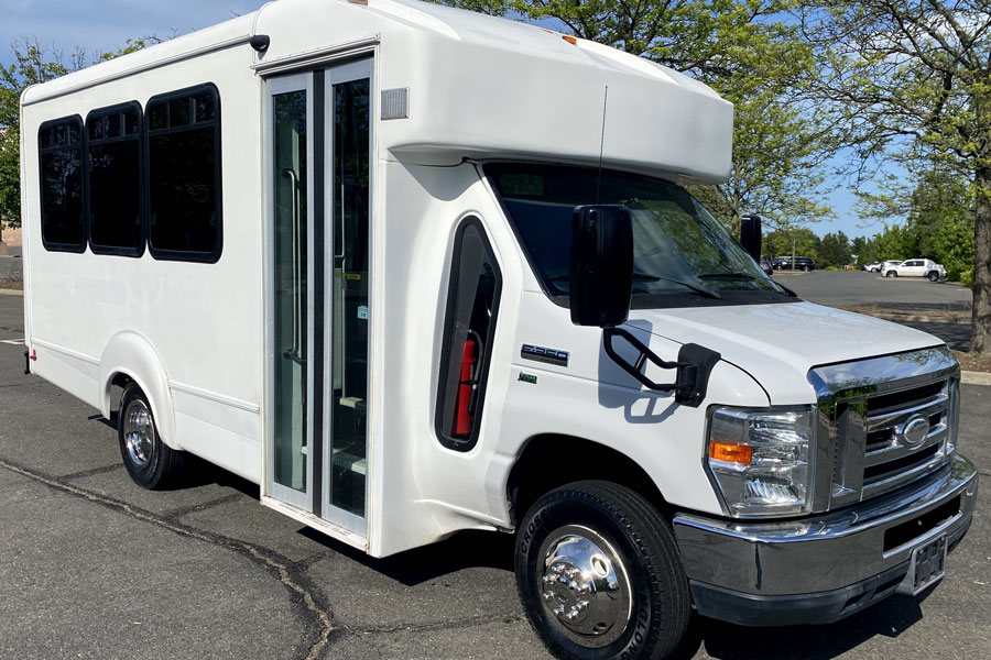 Major Vehicle Exchange is a trusted source for pre-owned and reconditioned shuttle buses serving organizations across the United States. The company carries small, medium, and large buses from leading manufacturers such as Ford and Chevrolet. Each vehicle is carefully inspected and reconditioned to ensure safety, comfort, and durability. Buyers benefit from a wide selection of ADA-compliant options designed to meet the transportation needs of schools, churches, businesses, and community groups.