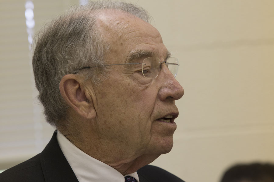Profile view of Iowa Senator Chuck Grassley speaking at the Guthrie Center Courthouse in 2017. Grassley later played a central role in publicizing Senate Judiciary Committee findings that Special Counsel Jack Smith’s Arctic Frost probe sought banking and communications data from hundreds of Republican-linked targets, including Trump Media.