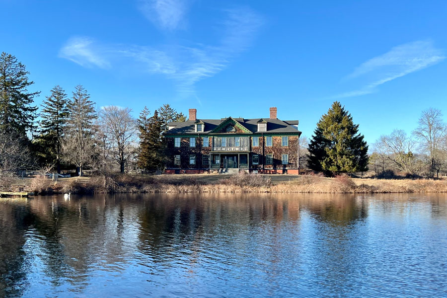 Oakdale, NY, USA, 1.1.22 - The historical building at Connetquot River State Park.