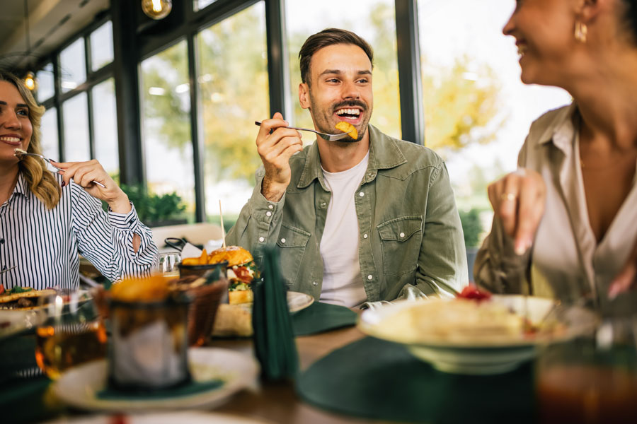 Friends enjoy brunch together at a bright Long Island restaurant, sharing food, drinks, and conversation around the table. From casual breakfast cafés to waterfront dining rooms and upscale weekend spots, brunch has become one of Long Island’s most popular social dining experiences.