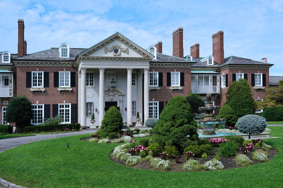 The Mansion at Glen Cove, also known as Glen Cove Mansion and originally called The Manor. Built in 1910, it was the estate of Standard Oil executive John Teele Pratt and his wife, Ruth Baker Pratt. It now operates as a hotel and event venue.